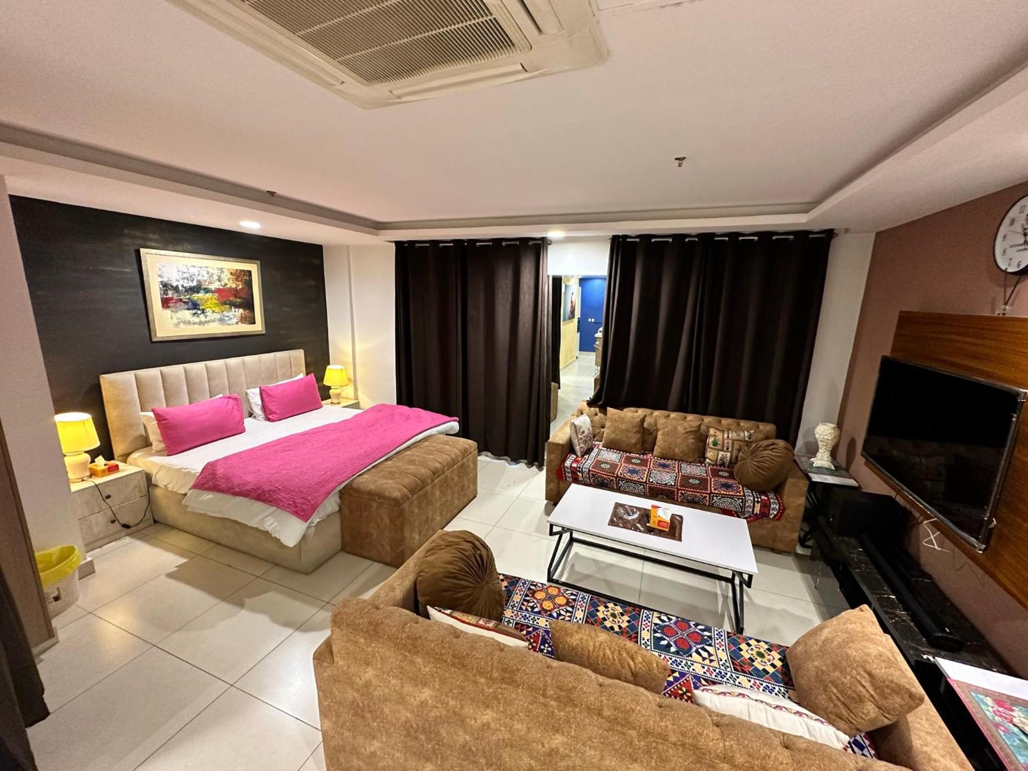 Sunset Luxury Gold Crest Mall Residency 拉合尔 外观 照片